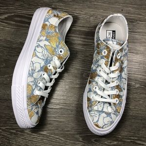 Converse Chuck Taylor Ox Pat Bo.  Worn once.